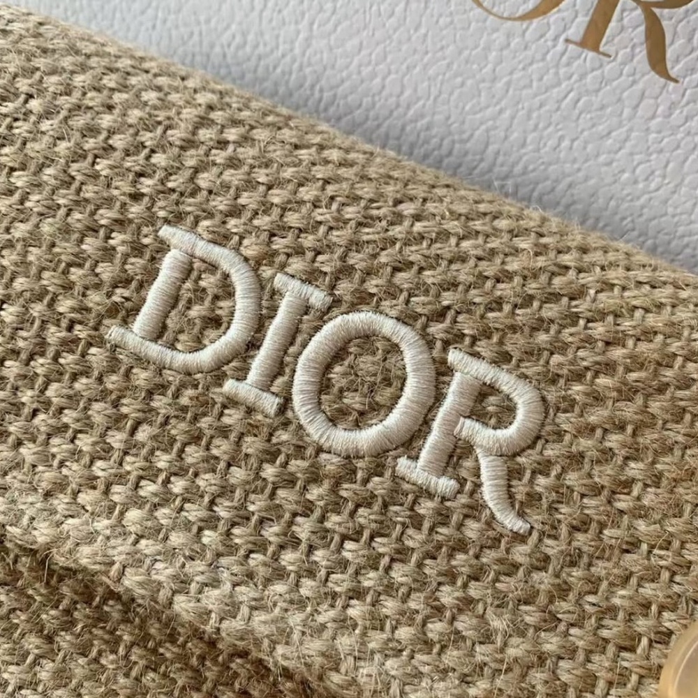 New in Box Dior Tan Heavy Hemp/Raffia GWP Shoulder Bag— Absolutely Stunning! - Picture 2 of 9